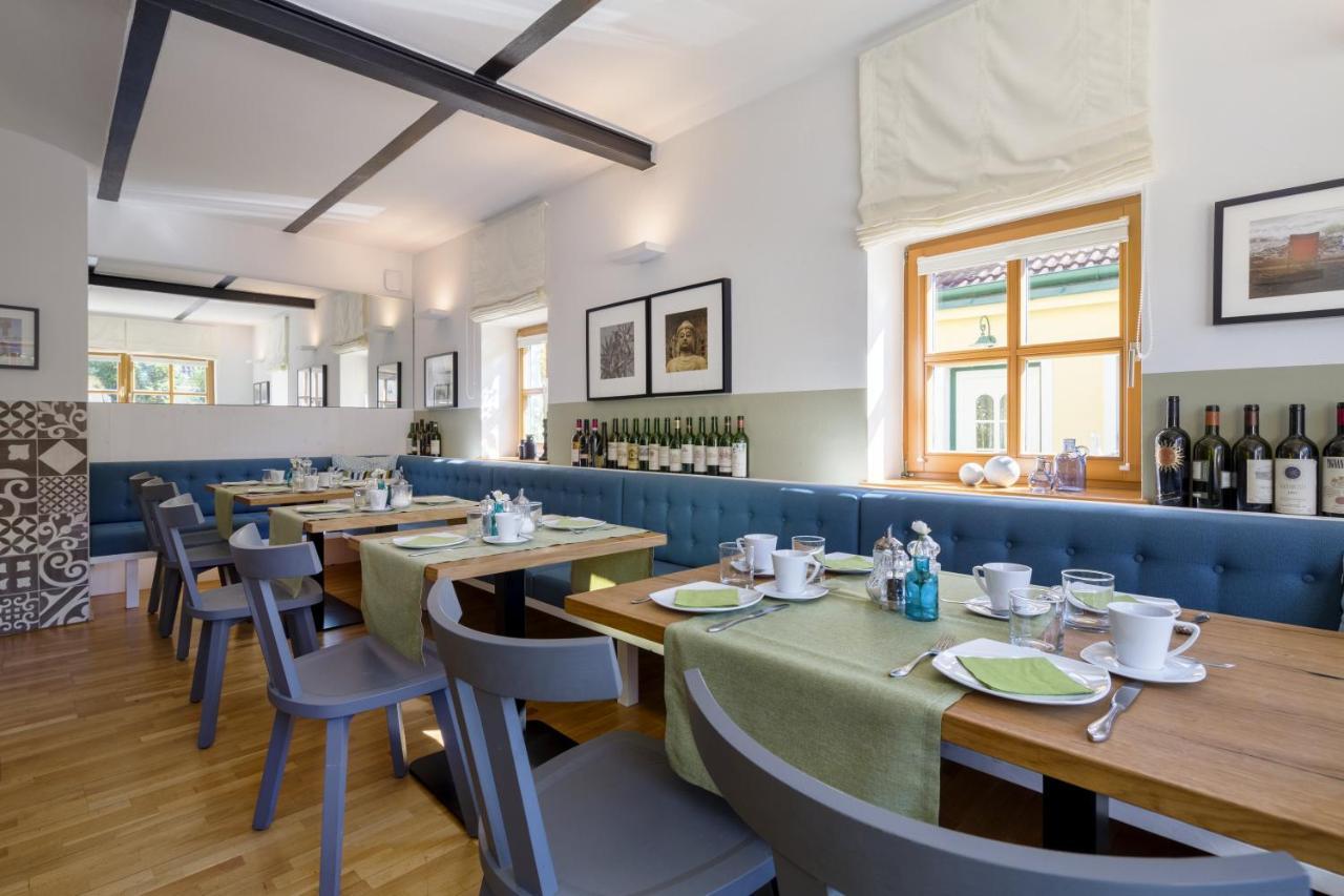 Weingut & Gaestezimmer Edelmann Göttlesbrunn Exterior foto