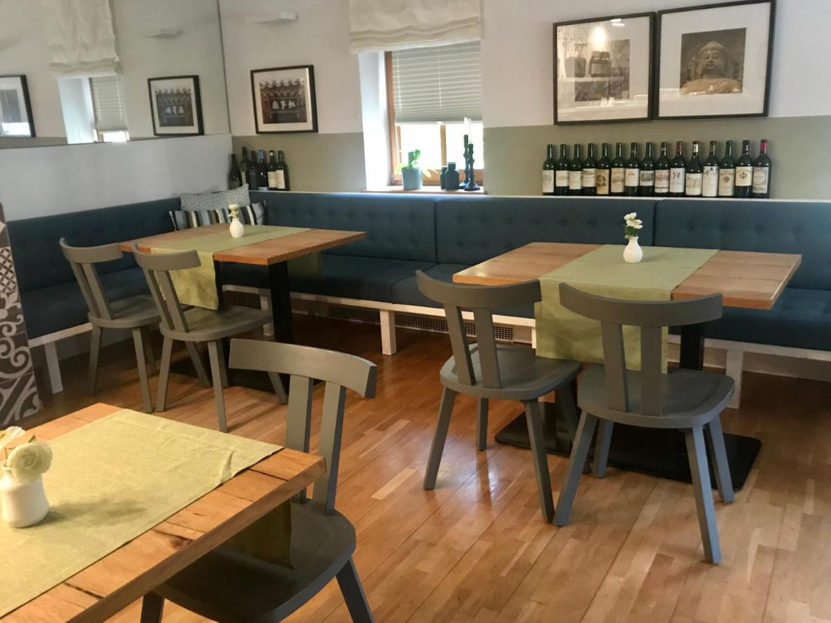 Weingut & Gaestezimmer Edelmann Göttlesbrunn Exterior foto